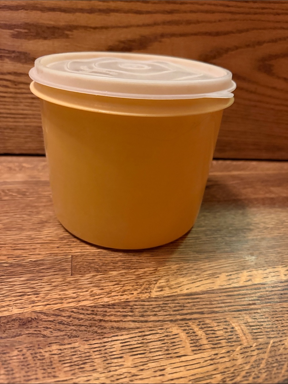 Vintage crownware Yellow Plastic Storage Container with White Lid Canada